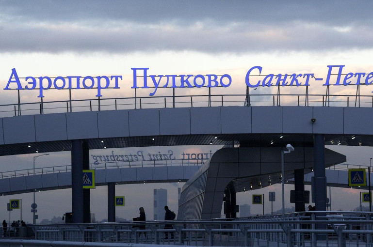Аэропорт Пулково временно прекратил принимать и отправлять самолеты