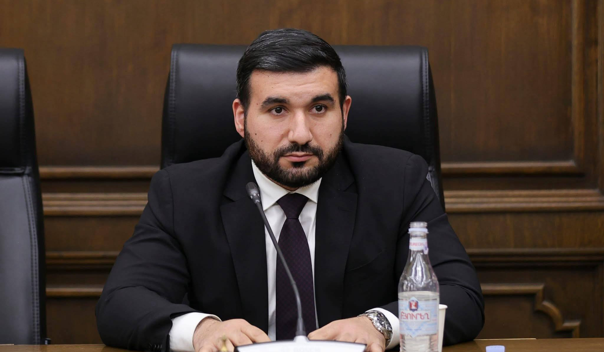Գողականը ձեր շեֆերն են ու շեֆերի շեֆերը. լարված իրավիճակ՝ ԱԺ-ում (տեսանյութ)