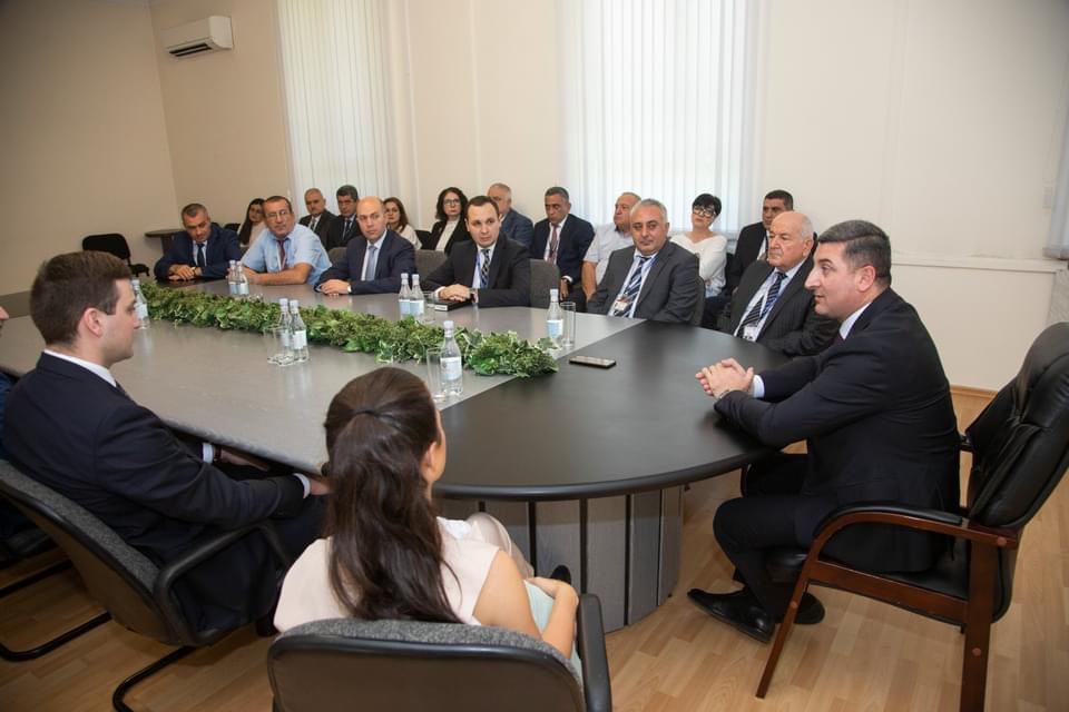 Գնել Սանոսյանը Քաղաքացիական ավիացիայի կոմիտեի աշխատակազմին է ներկայացրել կոմիտեի նոր նախագահին՝ Միհրան Խաչատրյանին