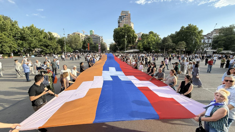 Քնապարկը, ծածկոցը և ջրով շիշը՝ հասարակական կարգի սպառնալիք. Արցախցիների պաշտպանության խորհուրդ