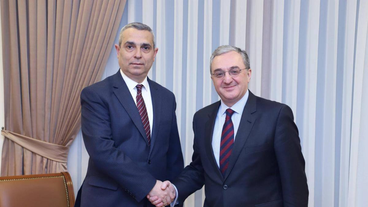 Զոհրաբ Մնացականյանը շնորհավորել է Մասիս Մայիլյանին՝ Արցախի ԱԳՆ ղեկավարի պաշտոնում վերանշանակվելու կապակցությամբ