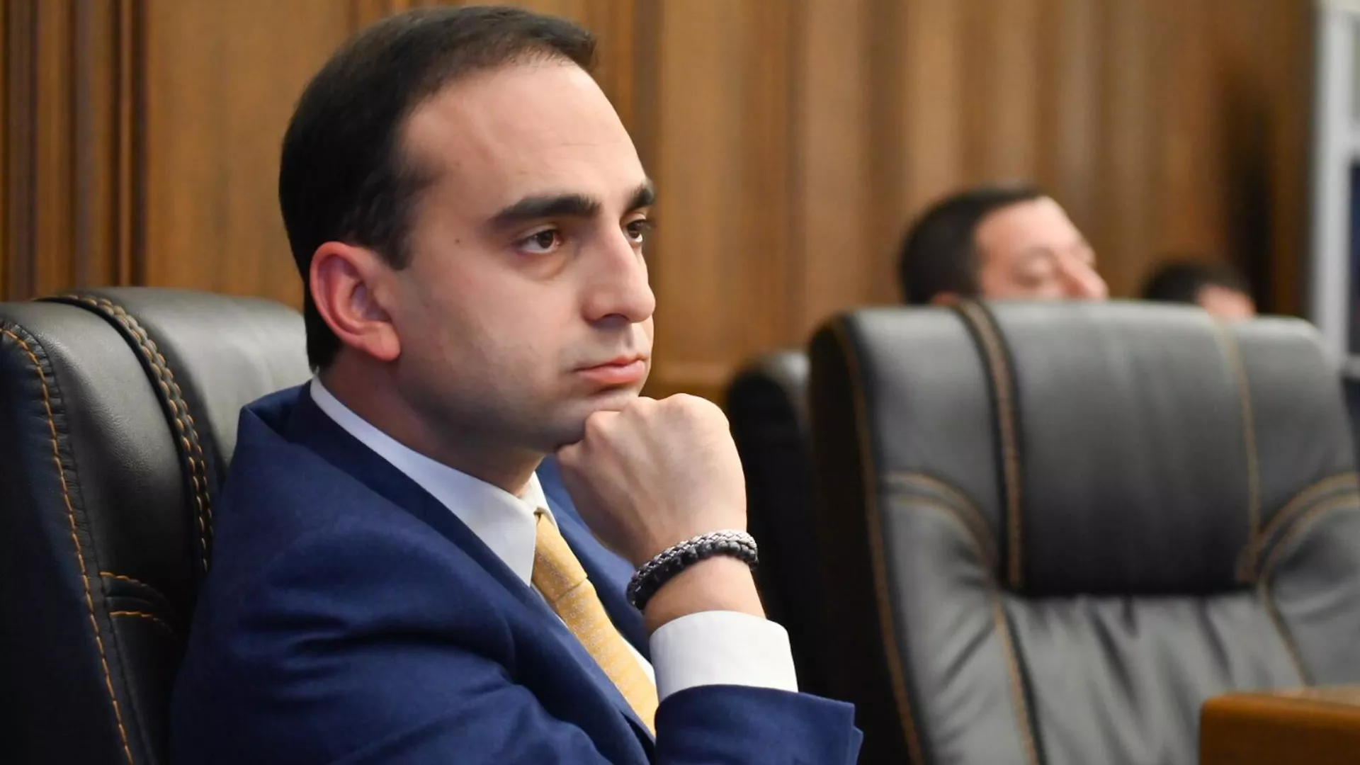 Տիգրան Ավինյանի փոխարեն քուրդ ժողովրդից ներողություն խնդրեց Գեղամ Մանուկյանը
