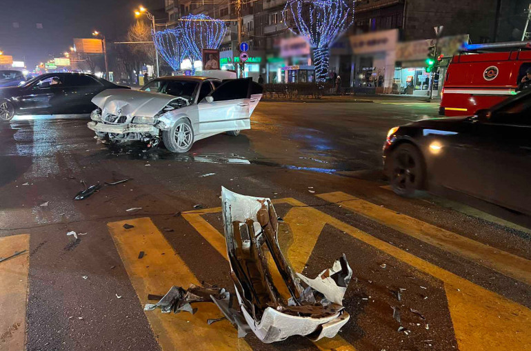 Կոմիտասի պողոտայի և Վրացական փողոցի խաչմերուկում բախվել է 5 ավտոմեքենա․ կան տուժածներ