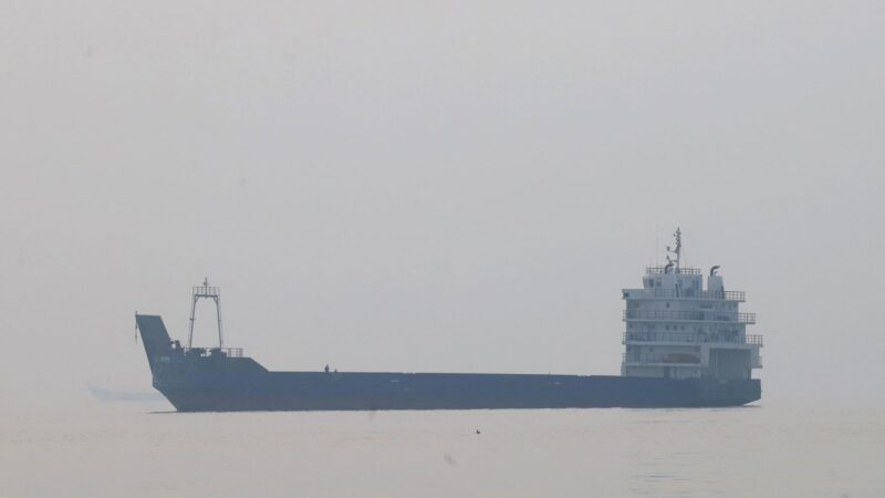 Իրանի ափերի մոտ նավ է գնդակոծվել և բռնկվել. UKMTO