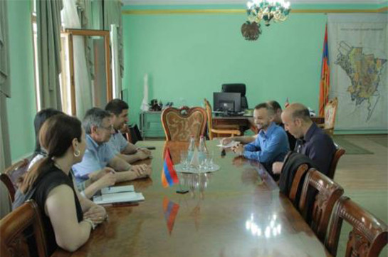 Դեն Բիլզերյանի զարմիկը Գյումրիում է