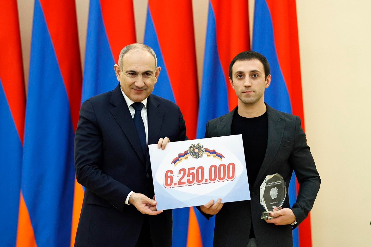 Այսօր մենք մեր համեստ հարգանքի տուրքն ենք մատուցում բոլորիդ. Փաշինյանը՝ մարզիկներին (տեսանյութ)