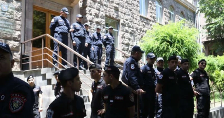 Ինչու՞ է նորընտիր խորհրդարանը ոչ լեգիտիմ. իրավական տեռորի և արդյունքների խմբագրման ժամանակագրությունը․ «Փաստ»