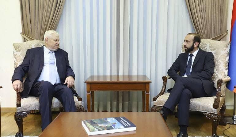 Глава МИД Армении Арарат Мирзоян принял личного представителя действующего председателя ОБСЕ Анджея Каспшика