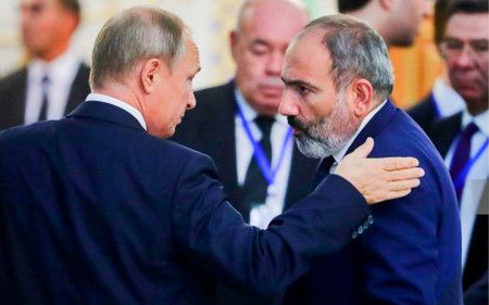 Փաշինյանի հետ հեռախոսազրույցում Պուտինն իր աջակցությունն է հայտնել Հայաստանի օրինական իշխանություններին