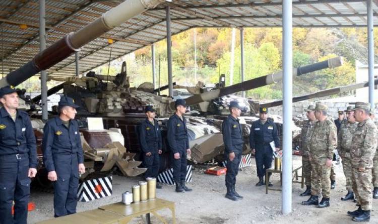 Զաքիր Հասանովն այցելել է Քարվաճառի և Լաչինի շրջաններում տեղակայված ադրբեջանական զորամասեր