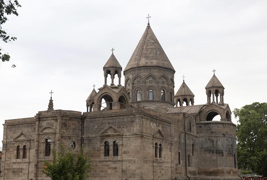 Անհանդուրժելի ենք համարում ինչպես իշխանության, այնպես և որևէ մեկի ոտնձգությունը ուղղված Հայրապետական Աթոռին և եկեղեցական կանոնական սկզբունքներին. Մայր Աթոռ