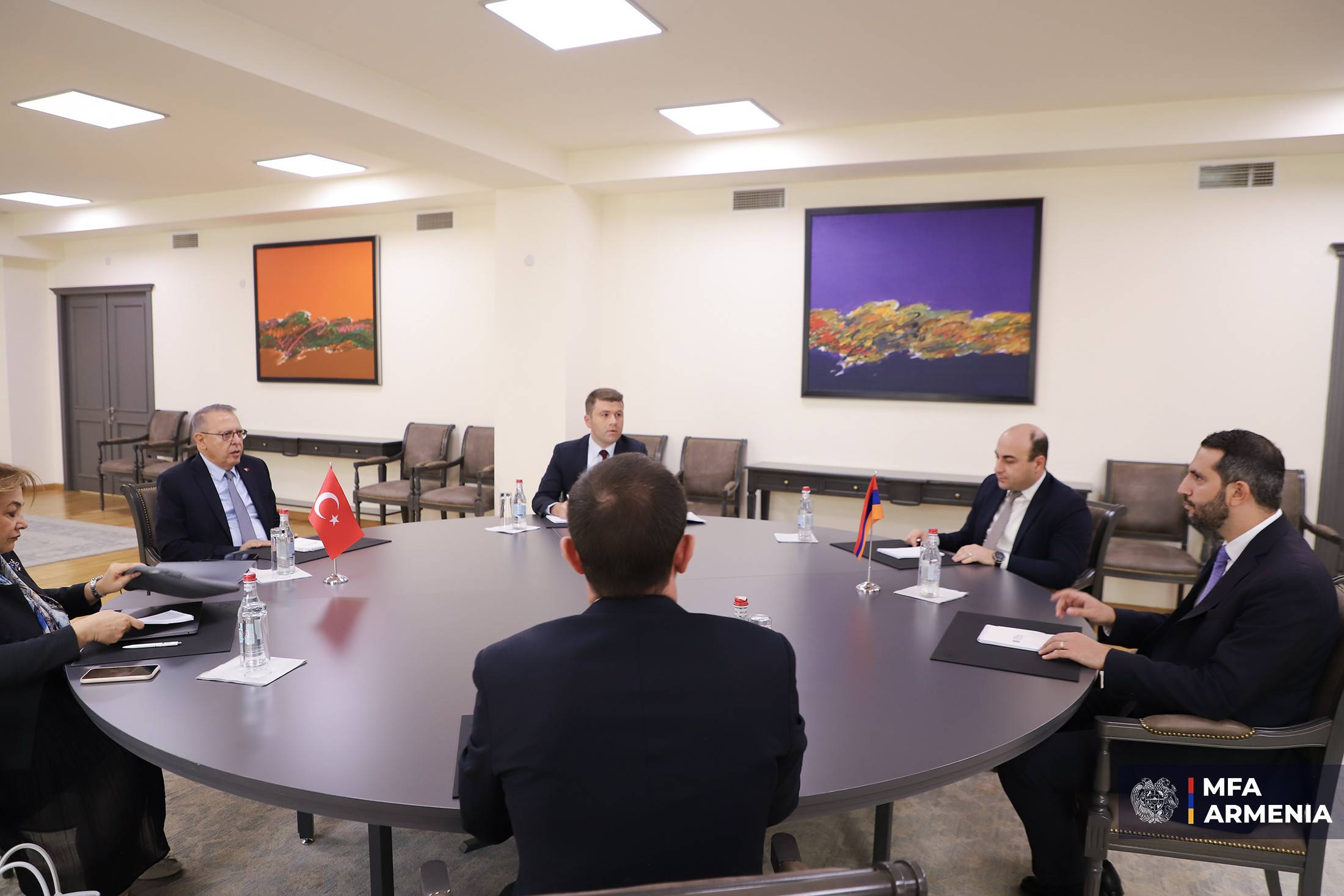 Տեղի է ունեցել Ռուբինյան-Քըլըչ հանդիպում. ԱԳՆ-ի մանրամասները