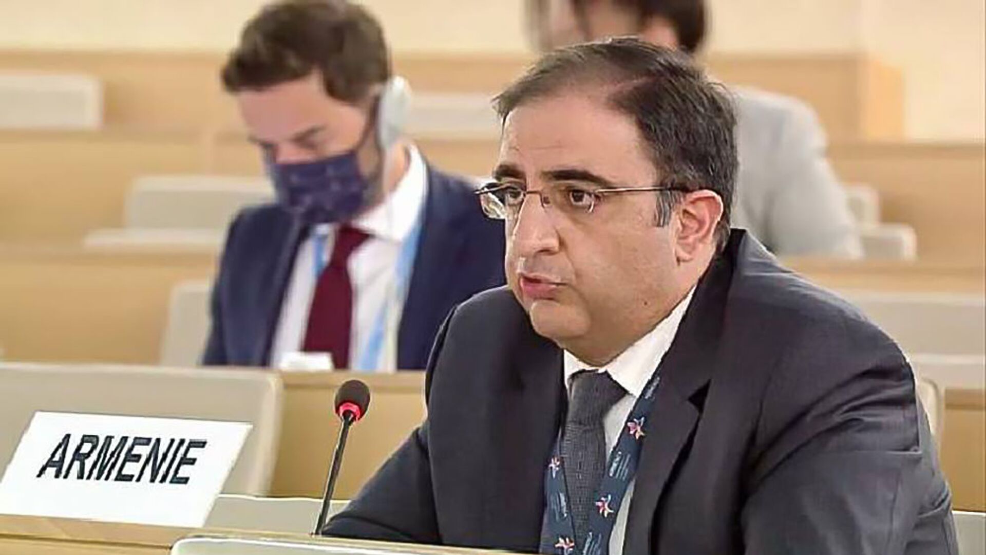 Անդրանիկ Հովհաննիսյանը, համատեղության կարգով, նշանակվել է Սլովակիայում ՀՀ դեսպան