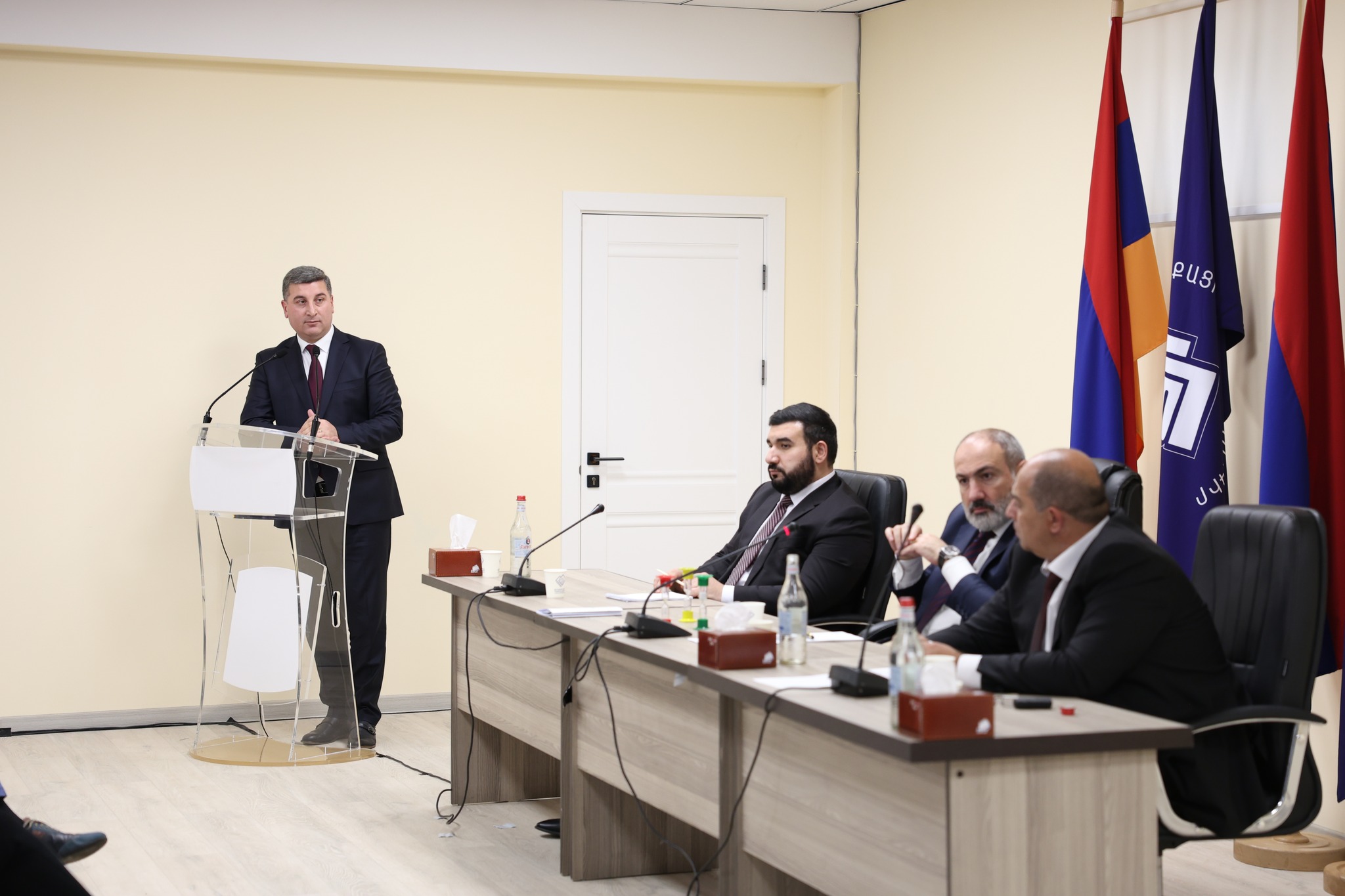 Իջևան քաղաքում Փաշինյանի գլխավորությամբ կայացել է «Քաղաքացիական պայմանագիր» կուսակցության Նախաձեռնող խմբի նիստ