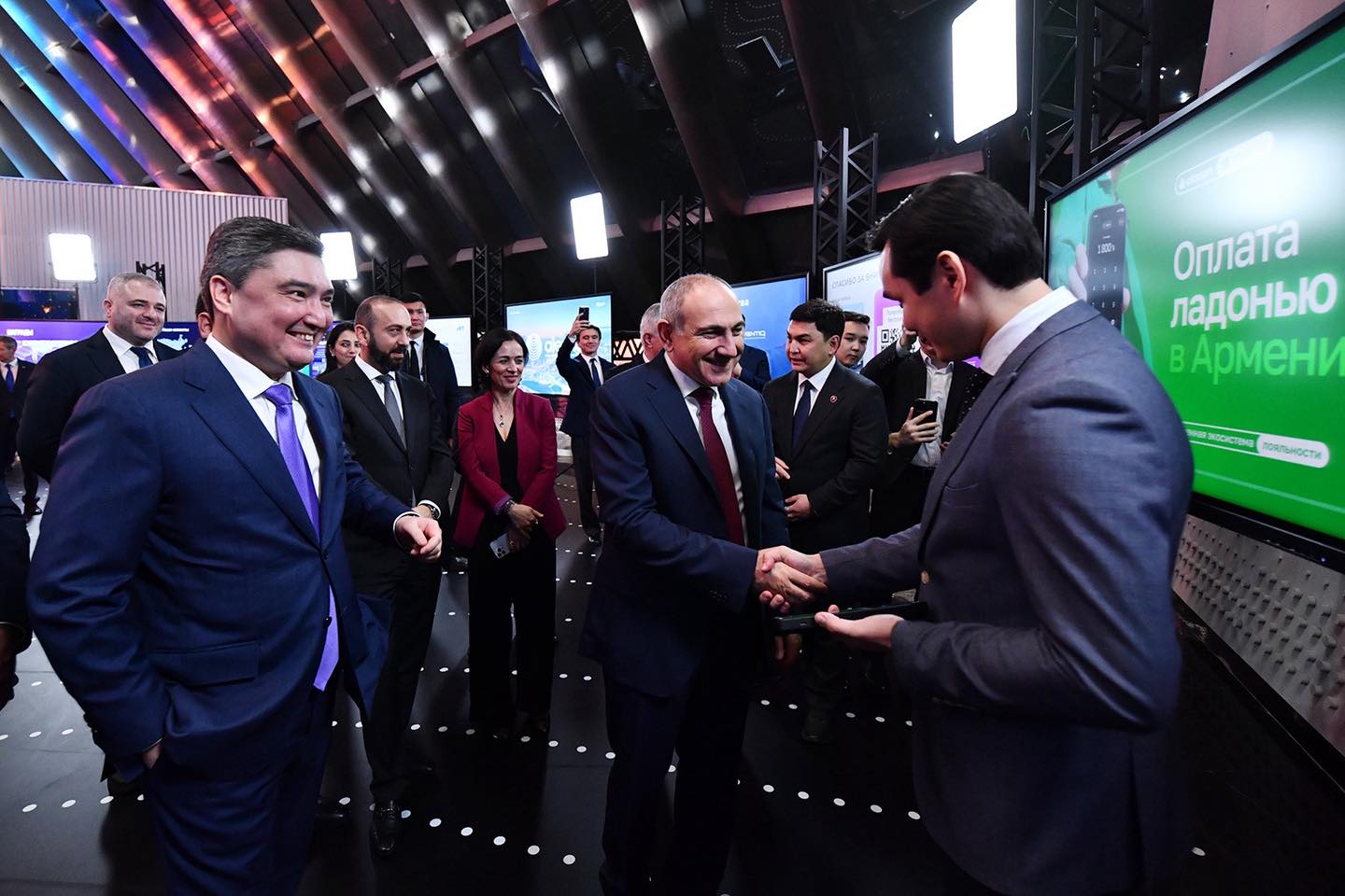 Փաշինյանն այցելել է «alem.ai» արհեստական բանականության կենտրոն