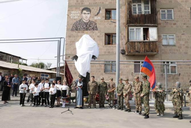 Գյուրիում բացվեց 44-օրյա պատերազմում անմահացած հերոս Ալեն Ստեփանյանի հիշատակը հավերժացնող հուշակոթող