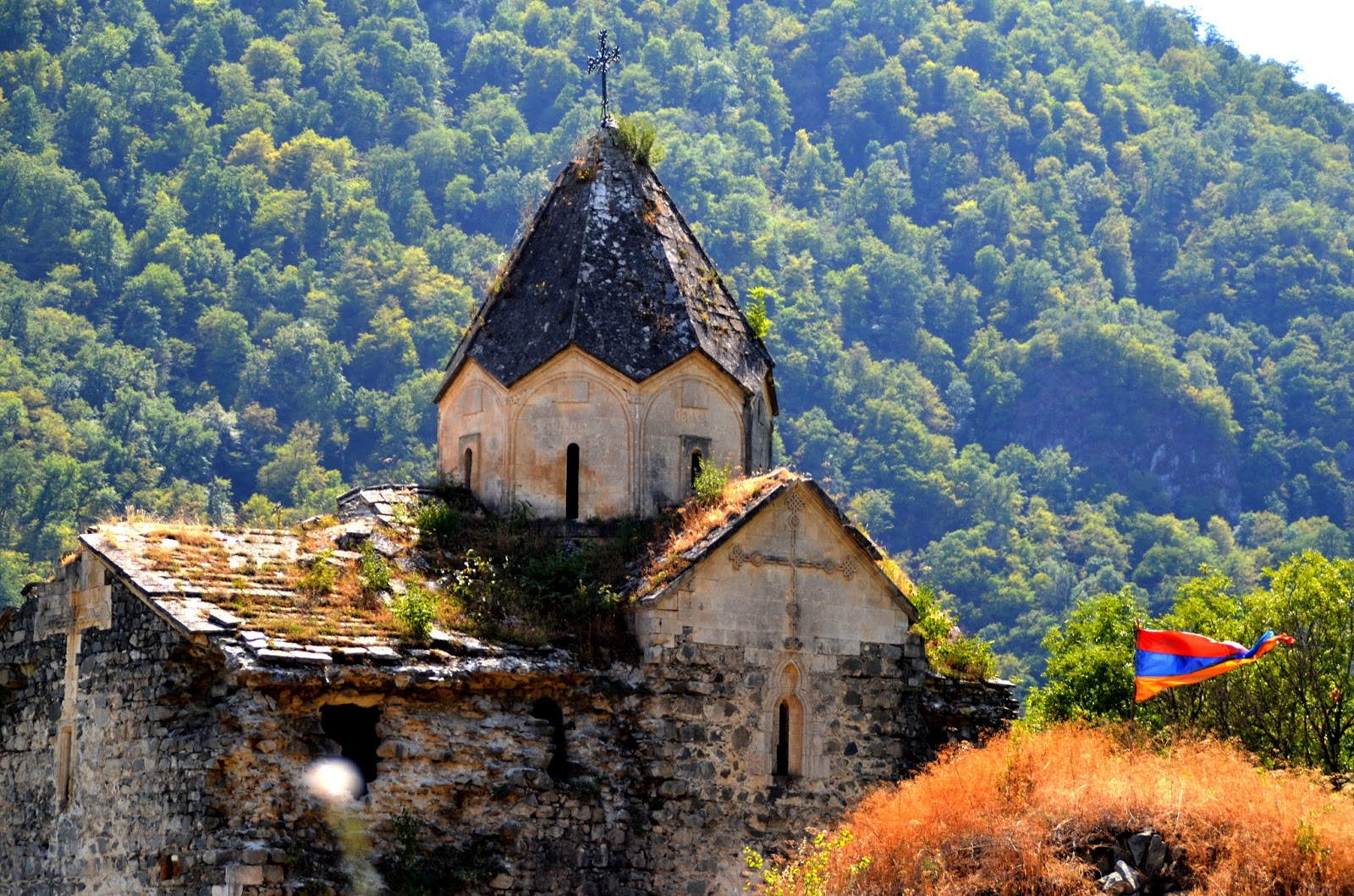 CSI: В результате войны в Арцахе уничтожена одна из старейших христианских общин в мире