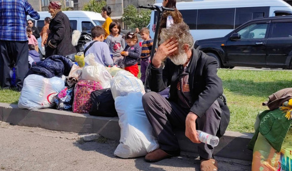 IRC-ը կոչ է անում շարունակել աջակցությունը Արցախից բռնագաղթած ավելի քան 100,000 հայերին