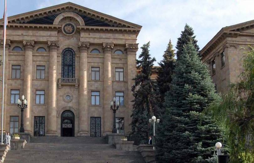 «Ժողովուրդ»․ Քաղաքական ամառը թեժանում է նաեւ խորհրդարանում․ իմքայլականներն արդեն զգուշացված են