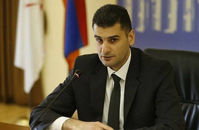 Էդ ո՞նց ա լինում` մենք քանի օր չենք նկատում` լարերը պոկված են, քաղաքացիներն են նկարներն ուղարկում
