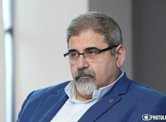 Եթե իրավահավասարության սկզբունքը խախտվելու է, ուրեմն պետք չէ բանակցել․ Կիրո Մանոյանը՝ Ստեփանակերտ-Բաքու բանակցությունների մասին․ «Առավոտ»