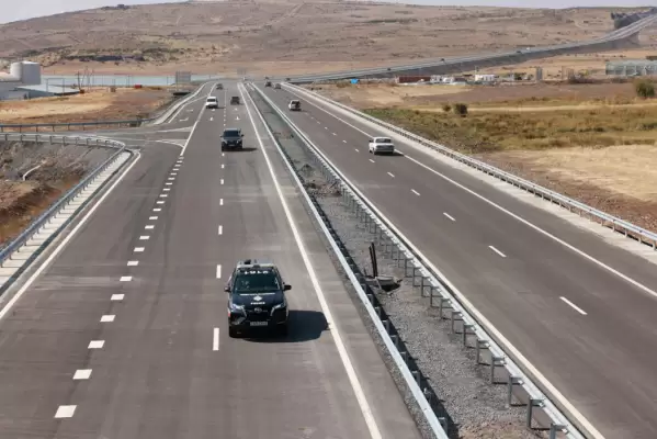 «Հյուսիս-հարավ» ավտոճանապարհի՝ Ագարակ-Ոսկեվազ հանգույցի կամրջի տակից քանդել-հանելու միջոցով գողացել են գիշերային լուսավորության համար նախատեսված պղնձյա մալուխներ