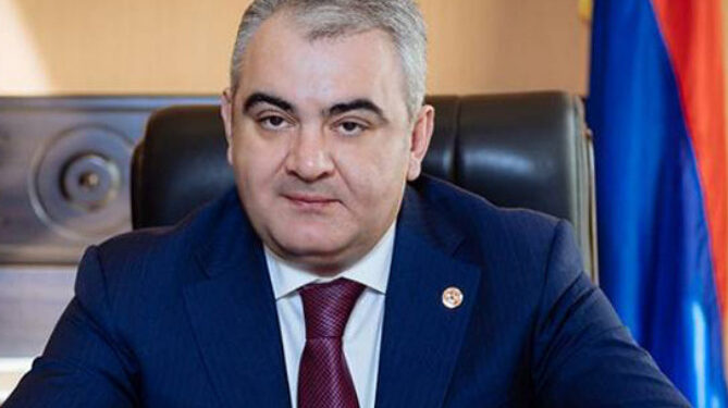 Գալուստ Սահակյանի որդուն՝ Արման Սահակյանին, մեղադրանք է առաջադրվել