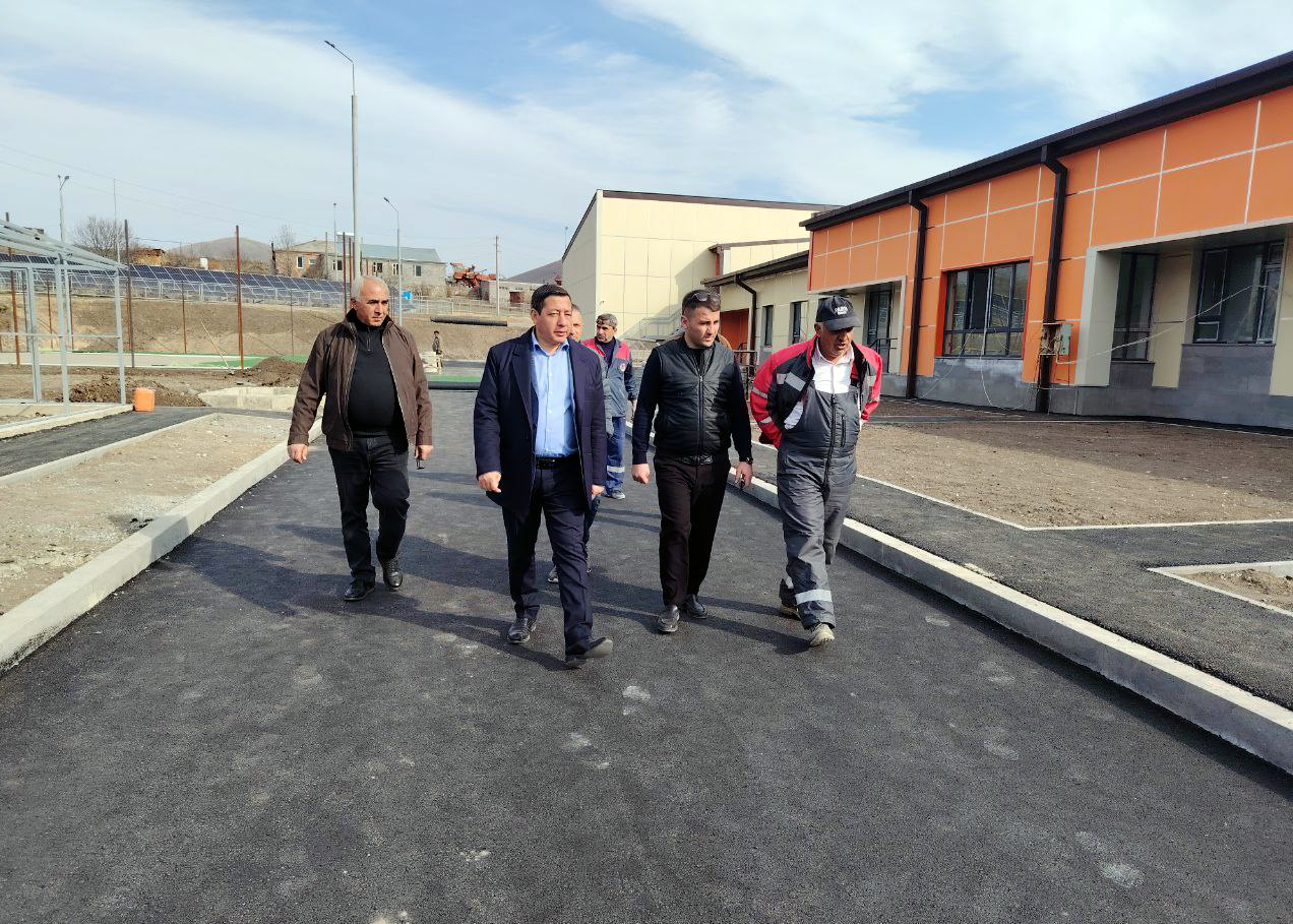 Քաղաքաշինության կոմիտեի նախագահը դիտարկել է տասնյակից ավելի շինարարական ծրագրերի ընթացքը Սյունիքի և Վայոց ձորի մարզերում
