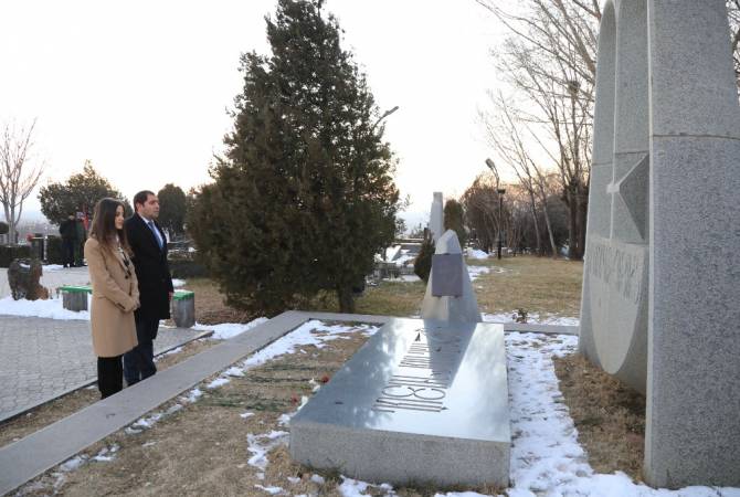 Սուրեն Պապիկյանն այցելել է «Եռաբլուր» (լուսանկարներ)
