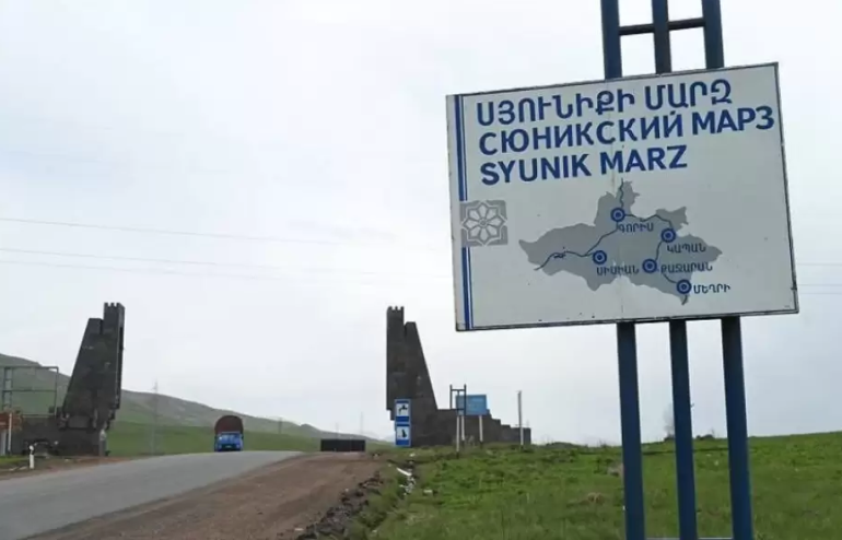 Սյունիքի մարզի գյուղապետերից մեկը դաժան ծեծի է ենթարկել մի կնոջ, իսկ արդեն Երևանում նույն ճակատագրին է արժանացել վիրավոր կնոջ եղբայրը