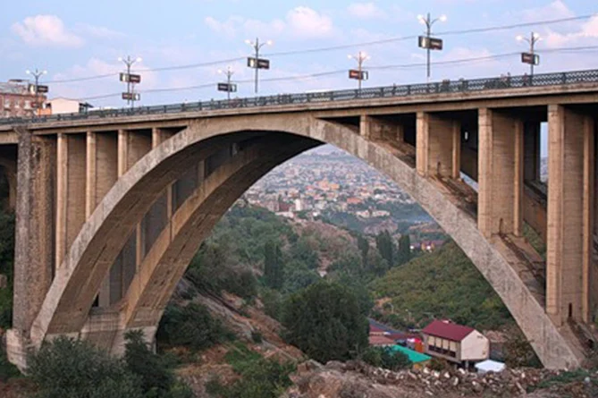 Քաղաքացու ինքնասպանության փորձը Կիեւյան կամրջից կանխվել է
