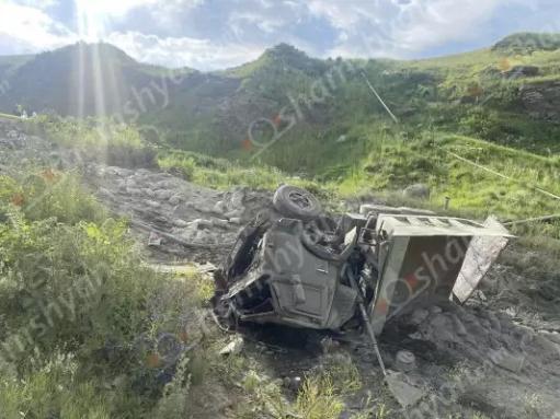 «KamAZ»-ը «Բոչկի ձոր» հատվածում բախվել է արգելապատնեշին և կողաշրջված հայտնվել ձորում. կա վիրավոր