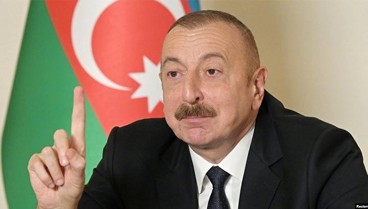 Алиев принял делегацию комитета оборонной промышленности администрации президента Турции