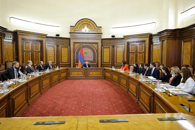 Վարչապետի գլխավորությամբ քննարկվել են Հայաստանի միգրացիոն կառավարման համակարգի վերափոխման հիմնական ուղղությունները