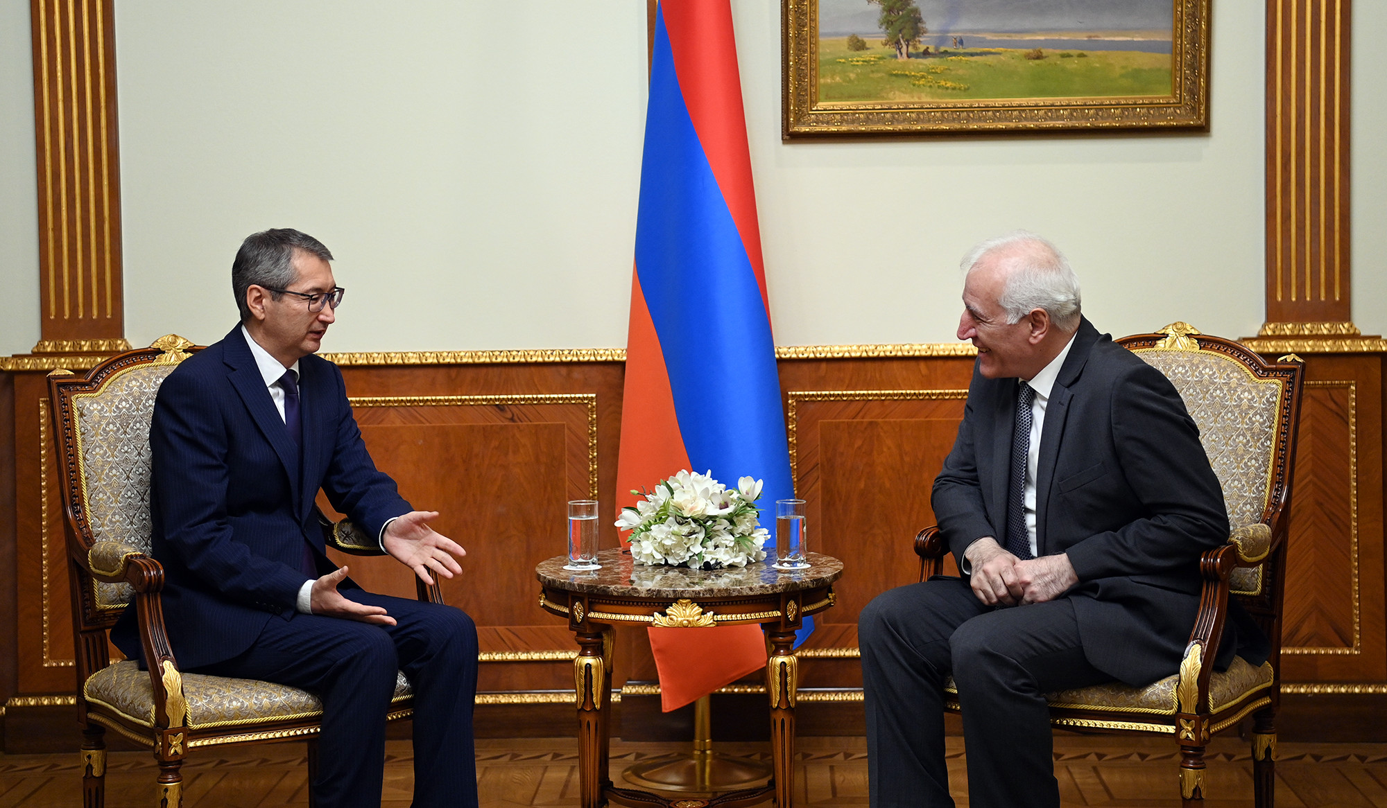ՀՀ նախագահն ու Ղազախստանի դեսպանը քննարկվել են երկու երկրների միջև տարբեր ոլորտներում հետագա համագործակցության խթանման հեռանկարները