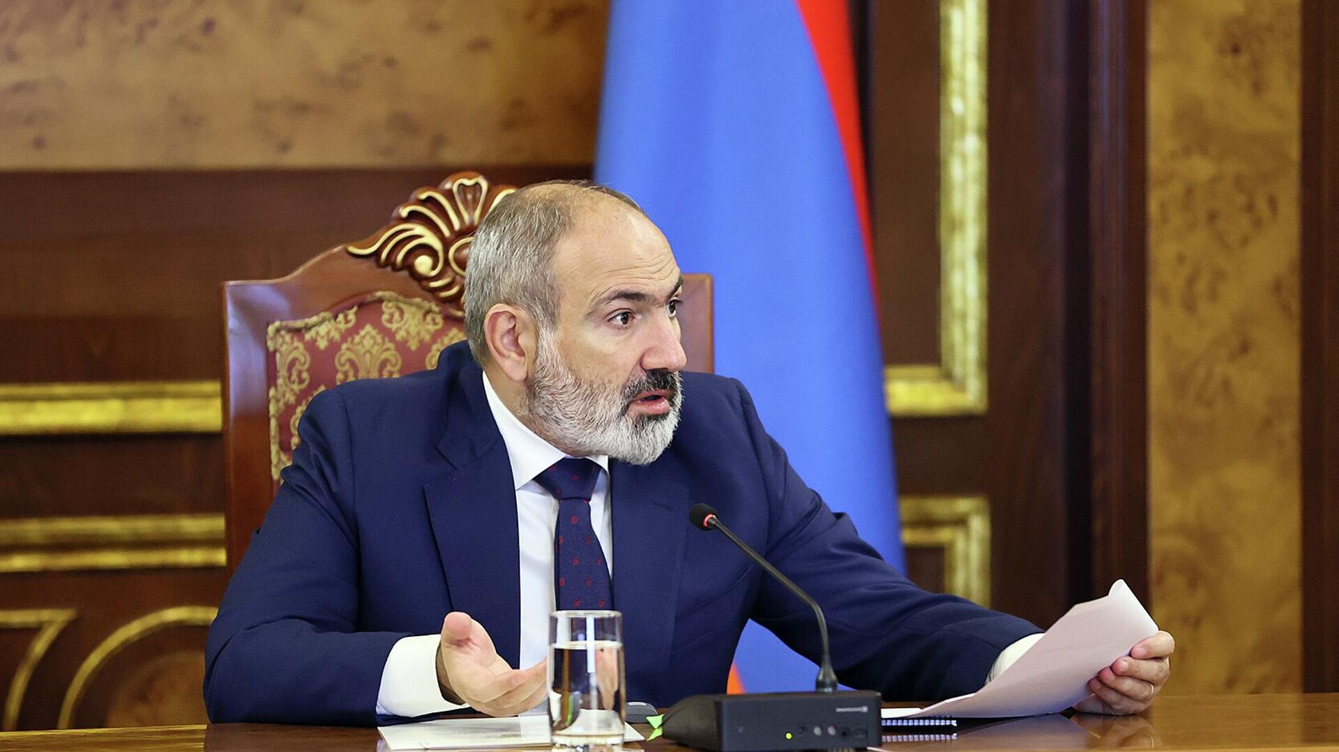 Որ պատմեմ, թե օրը քանի անգամ եմ բյուրոկրատական սարդոստայնի մեջ ընկնում, երևի չեք հավատա.Փաշինյան