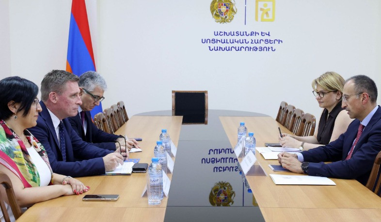ԱՍՀ նախարարն ու ու ԱՄԿ բյուրոյի տնօրենը քննարկել են սոցիալական գործընկերության զարգացման և աշխատանքի ոլորտի բարեփոխումների հարցեր