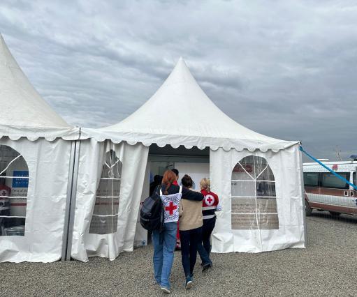 Հումանիտար իրավիճակը շարունակում է ծանր մնալ․ սննդի ու դեղամիջոցների խիստ պակաս կա․ Կարմիր Խաչ