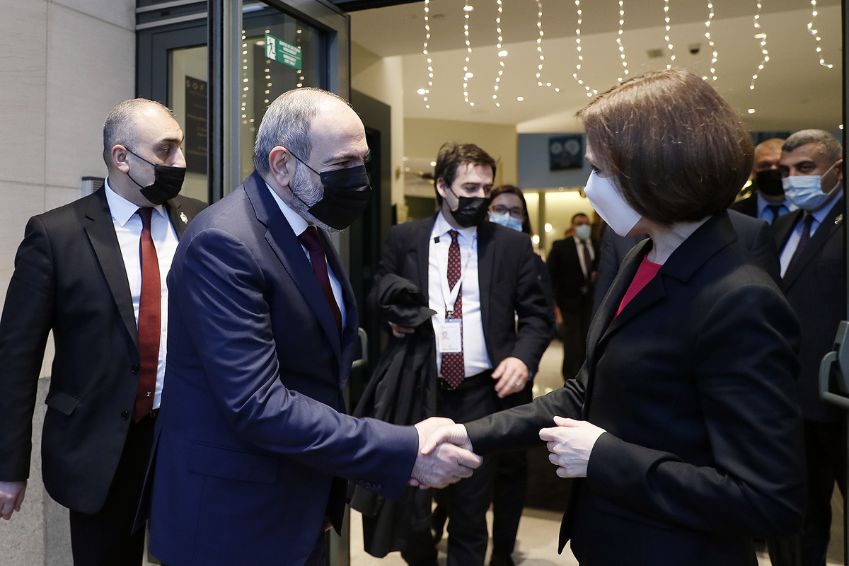 Նիկոլ Փաշինյանը հանդիպում է ունեցել Մայա Սանդուի հետ. կողմերը կարևորել են Հայաստանի և Մոլդովայի միջև տնտեսական կապերի զարգացումը