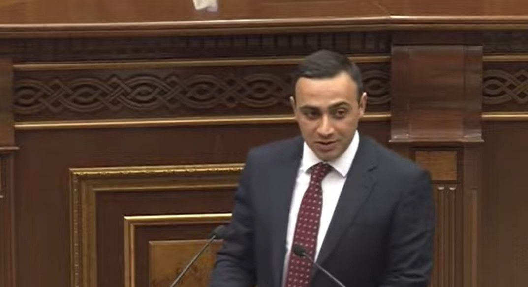 Եթե այս ԱԺ-ն լեգիտիմ չէ, դահլիճում ի՞նչ գործ ունեք. Տարոն Չախոյանը՝ ընդդիմությանը
