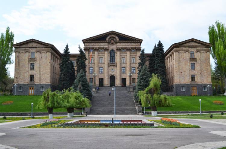 ԱԺ-ում են քննչականի եւ հակակոռուպցիոն կոմիտեի ղեկավարները. ուղիղ