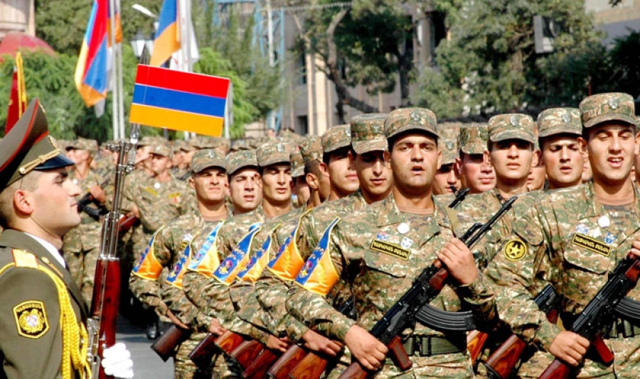 Քոչարյանն ու Հարությունյանը քննարկել են բանակի կարողությունների ավելացմանը վերաբերող հարցեր