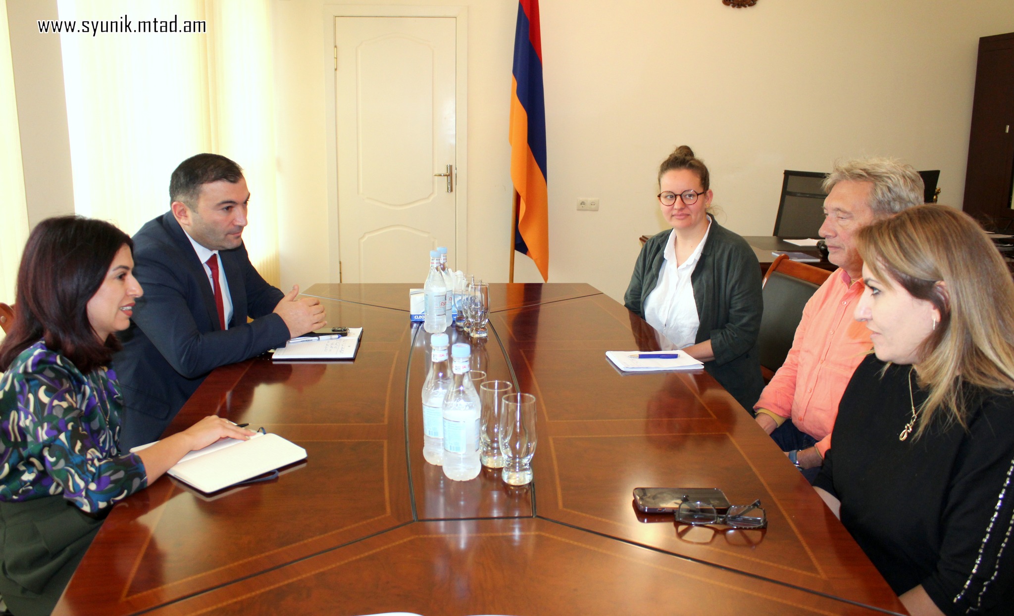 Քննարկվել են ԼՂ-ից բռնի տեղահանված ու Սյունիքում հաստատված քաղաքացիներին աջակցելուն ուղղված ծրագրերը