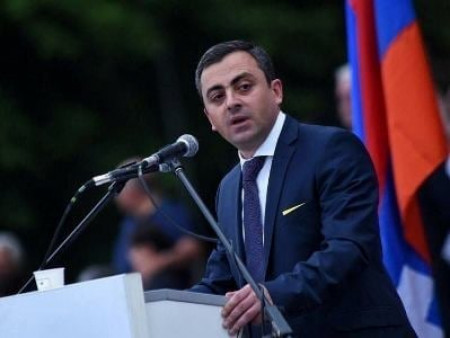 Իրականում եթե այս պարտության և քաոսի սիմվոլը վերարտադրվի, հենց այդ ժամանակ մեր երկիրը կգնա պատերազմի