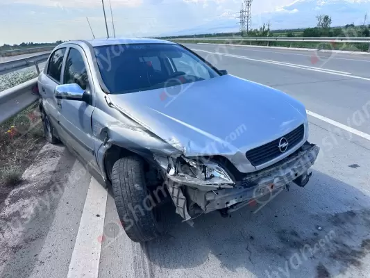 Ավտովթար Արարատի մարզում․ Երևան-Երասխ ավտոճանապարհին ոչ սթափ վարորդը «Opel Astra»-ով բախվել է բաժանարար գոտու երկաթե արգելապատնեշներին
