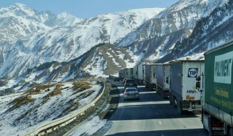 Ավելի քան 2300 բեռնատար սպասում է վրաց-ռուսական սահմանով անցնելուն
