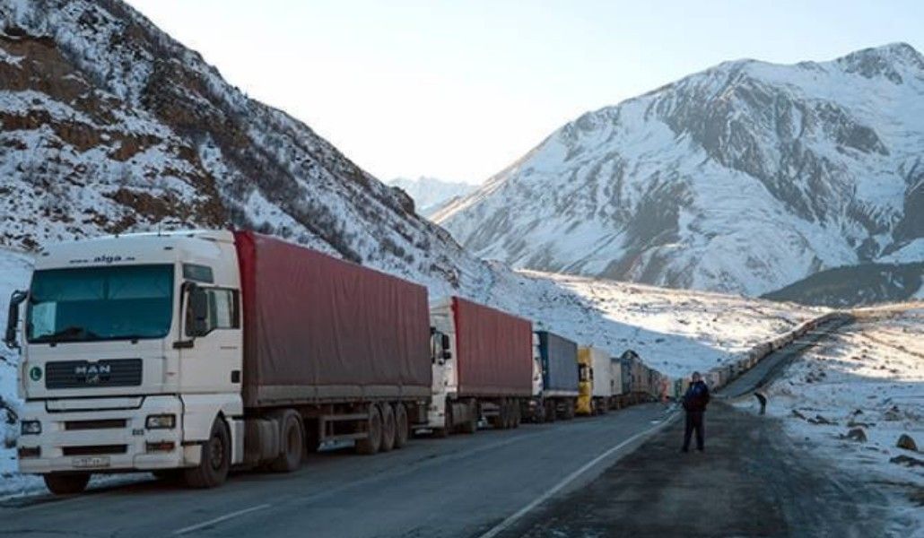 Վերին Լարսը բացվել է բեռնատարների համար