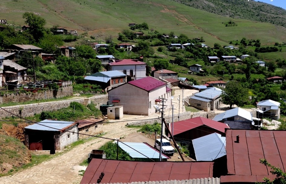 Մենք պինդ ենք, տոկուն, ամեն ինչ անում ենք, որ նաև մեր իշխանությունն ավելի ոգևորվի, բարձր ոգի ունենա, ուրիշ ասելու բան չկա․ Արցախի շրջափակված գյուղերի գյուղապետները մեզանա լավ լուրի են սպասում