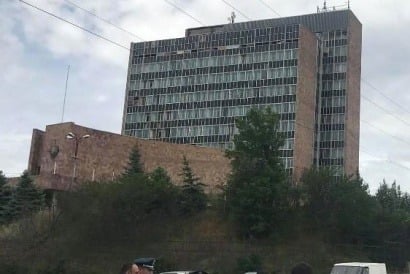 ՊՆ նախկին շենքի բնակիչների հարցին շուտով լուծում կտրվի. սոցապ փոխնախարար