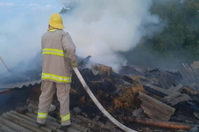 Ուրցաձոր գյուղում անասնագոմի տանիք է այրվել